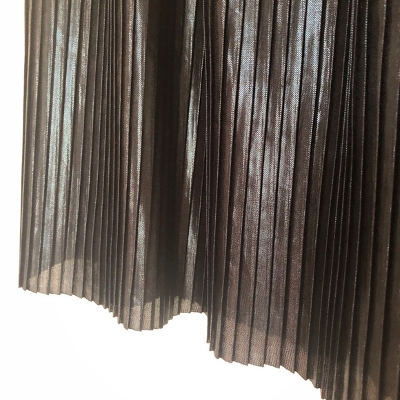 Loft Shimmer Metallic Pleated Skirt- Black - Picture 3 of 5